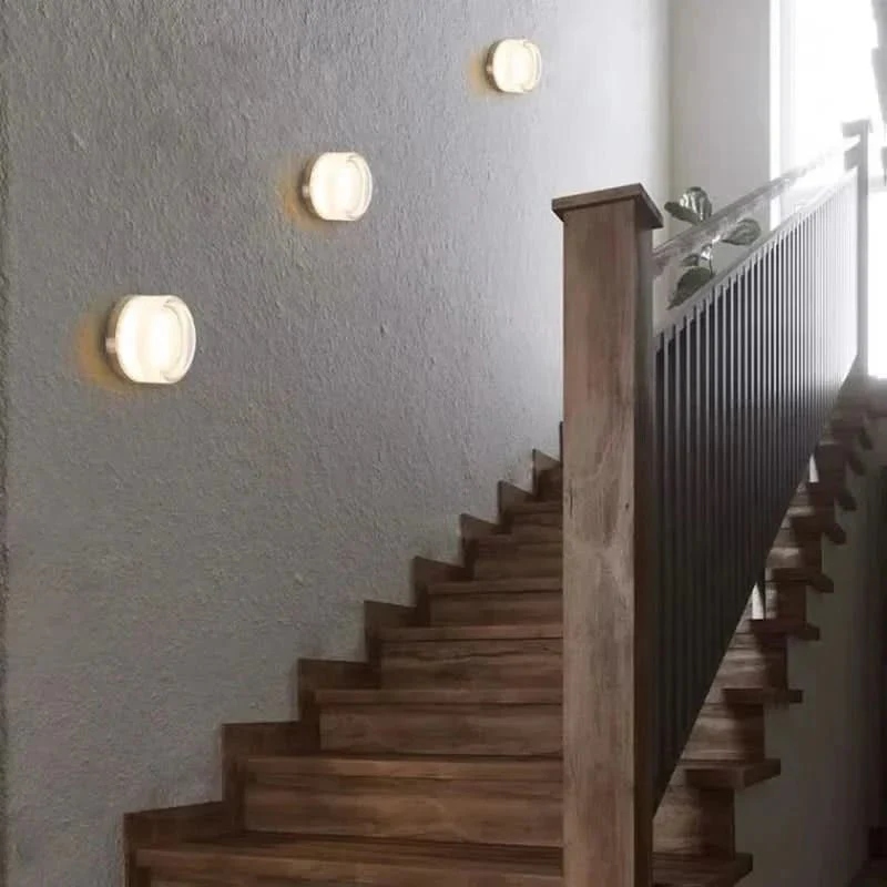 Aluminium wall light - Dimmable & elegant for stylish interiors - Image 3