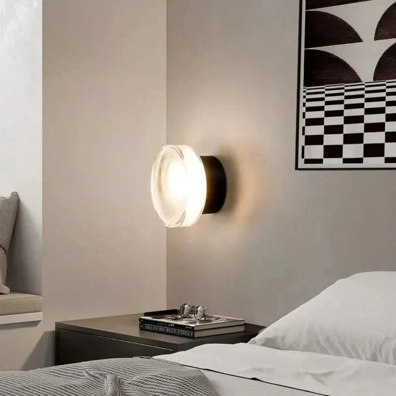 Aluminium wall light - Dimmable & elegant for stylish interiors - Image 4