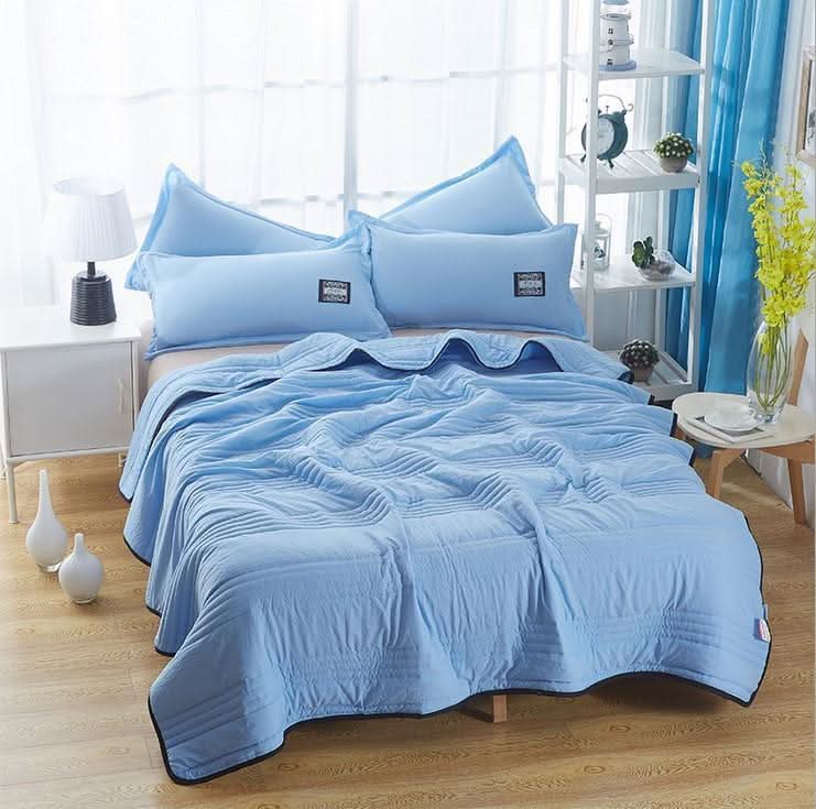 CoolBreeze Summer Cooling Blanket - Breathable cooling blanket for hot summer nights - Image 4