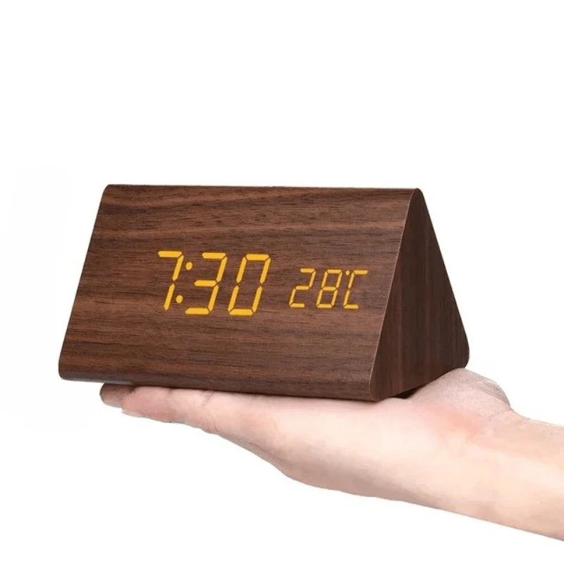 TimberGlow LED alarm clock - Digital & stylish in natural wood design - Image 7