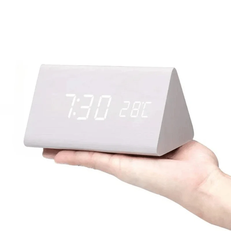 TimberGlow LED alarm clock - Digital & stylish in natural wood design - Image 8